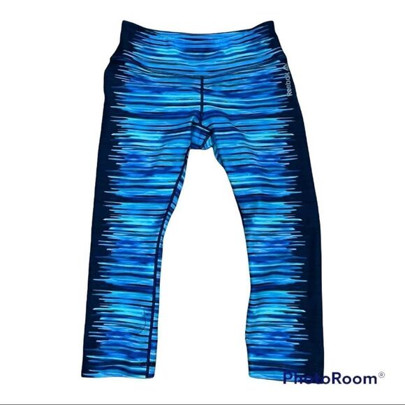 Super cute Reebok Capri Athletic Pants, Size Small - Picture 1 of 3
